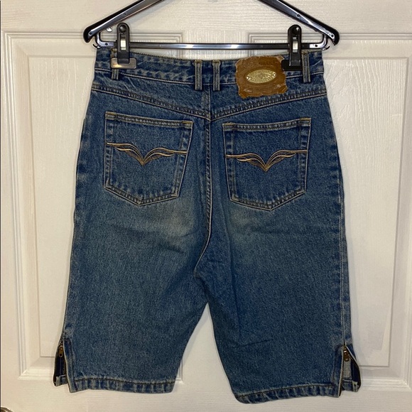 🌺 4 for $25 Jean Long Shorts - Picture 3 of 4